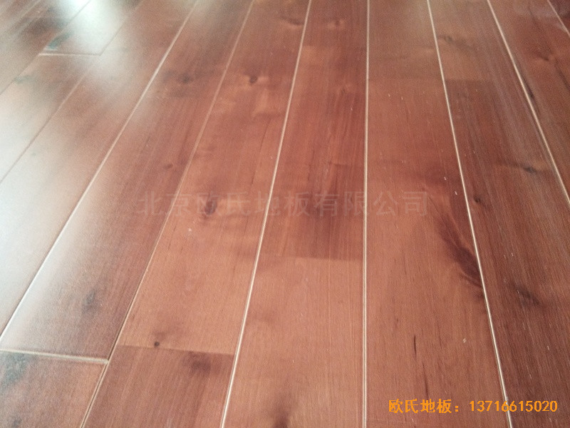 �R���w���赸�W(xu��)У�w��ľ�ذ尲�b����3