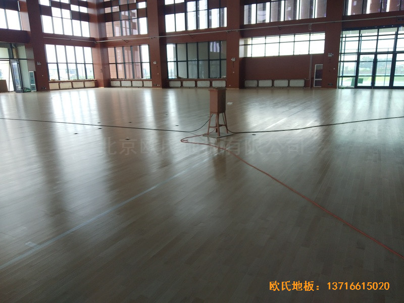 �ӱ����̴�W(xu��)��У�^(q��)�@���^�w��ľ�ذ���b����3