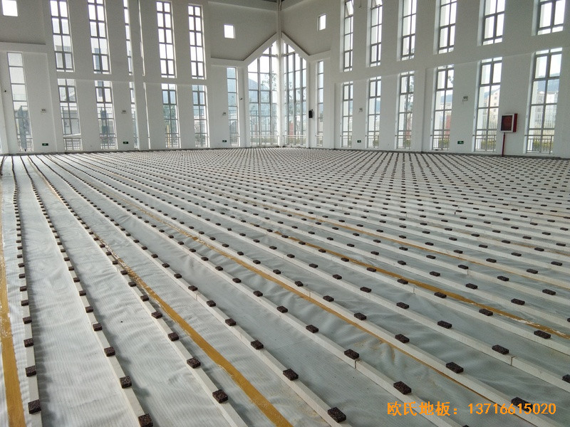 �㽭�؎Xʯ���^����С�W(xu��)�@���^�w��ľ�ذ尲�b����1